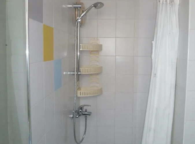 Double With Ensuite Bathroom At Datacom Building Homestay *