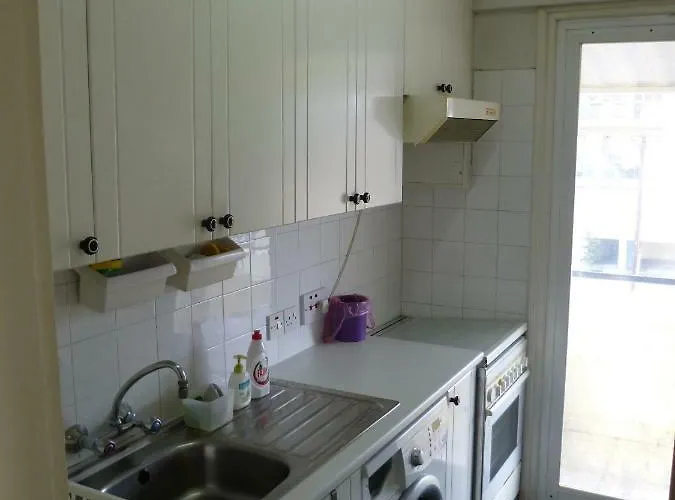 Double With Ensuite Bathroom At Datacom Building Homestay Nicosia